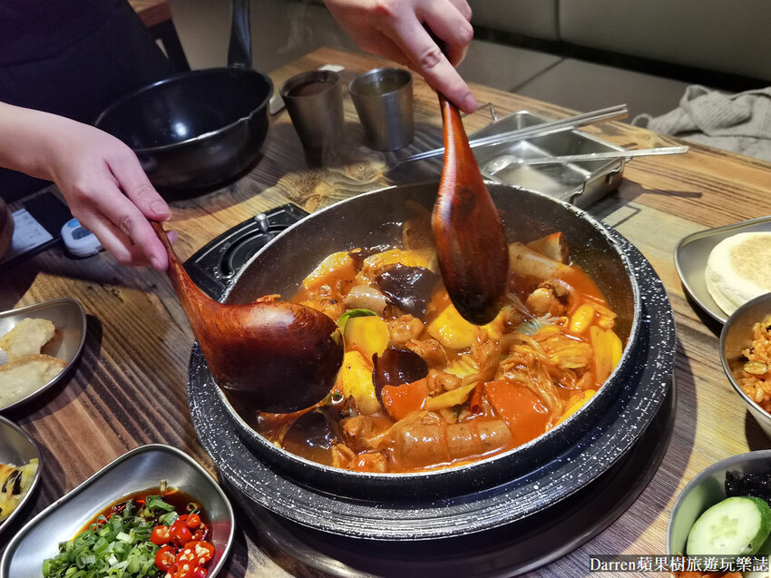 甩鍋雞西門店,甩鍋雞價格,甩鍋雞的菜單,甩鍋雞訂位,西門町吃到飽,西門吃到飽便宜,西門吃到飽火鍋,西門町吃到飽推薦,西門町火鍋吃到飽平價,西門町火鍋吃到飽推薦,韓式炒雞,西門韓式料理