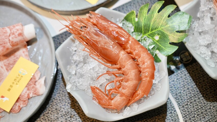梨花A5和牛放題！高雄吃到飽霸主，日本A5和牛、帝王蟹、松葉蟹奢華饗宴