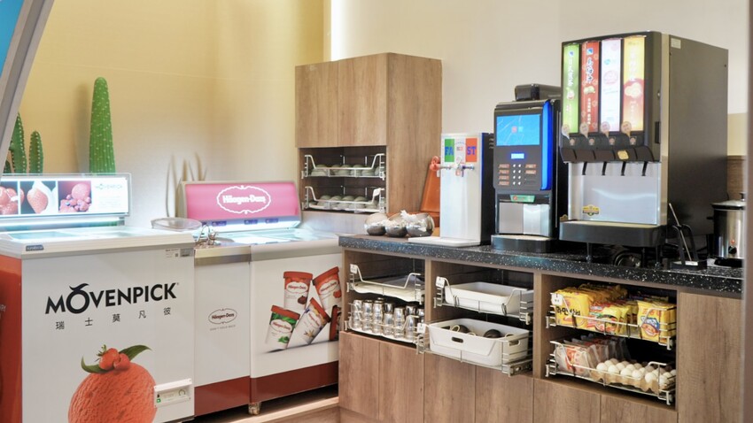 梨花A5和牛放題！高雄吃到飽霸主，日本A5和牛、帝王蟹、松葉蟹奢華饗宴