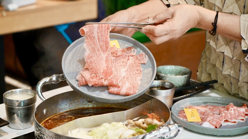 梨花A5和牛放題！高雄吃到飽霸主，日本A5和牛、帝王蟹、松葉蟹奢華饗宴