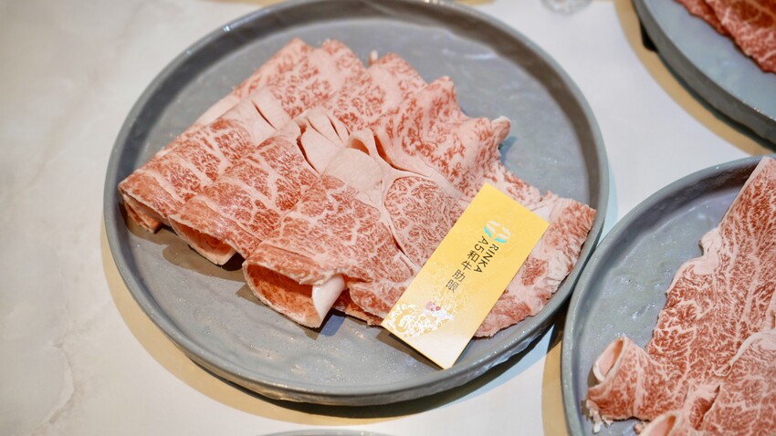 梨花A5和牛放題！高雄吃到飽霸主，日本A5和牛、帝王蟹、松葉蟹奢華饗宴