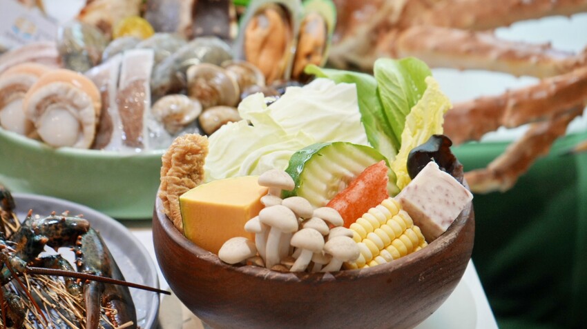 梨花A5和牛放題！高雄吃到飽霸主，日本A5和牛、帝王蟹、松葉蟹奢華饗宴