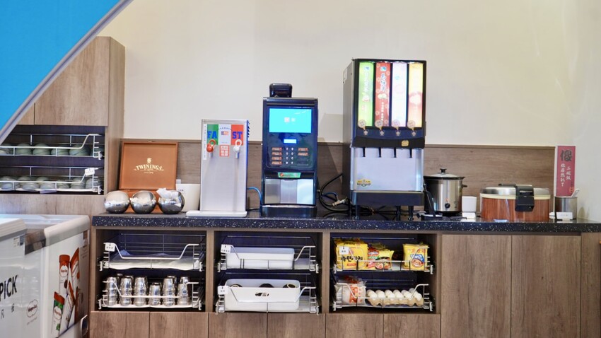 梨花A5和牛放題！高雄吃到飽霸主，日本A5和牛、帝王蟹、松葉蟹奢華饗宴