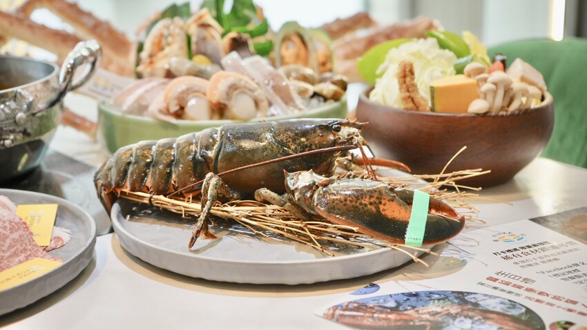 梨花A5和牛放題！高雄吃到飽霸主，日本A5和牛、帝王蟹、松葉蟹奢華饗宴