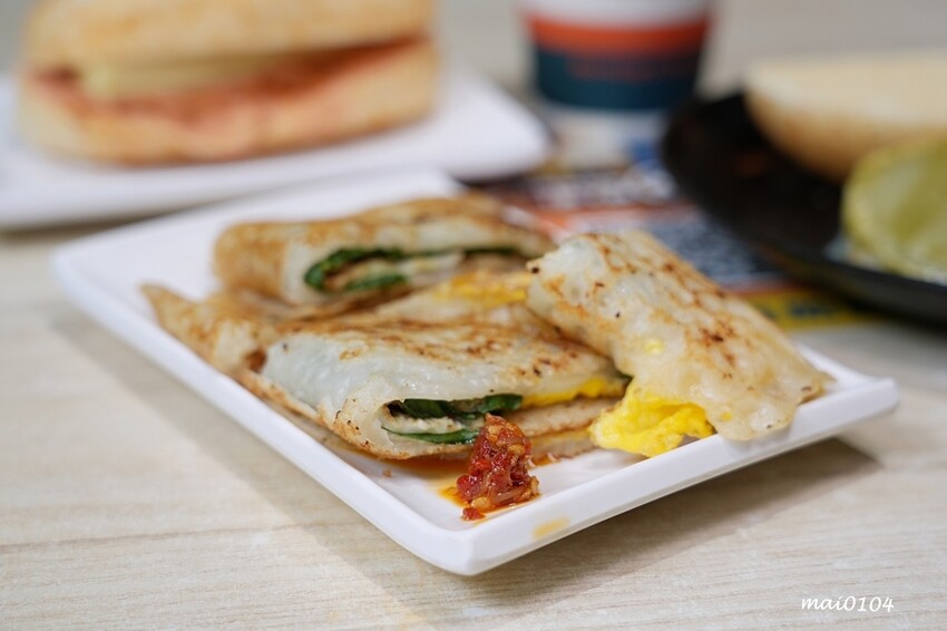 桃園人氣中西式早午餐|Eat here吃這炭火土司~桃園版丹丹!早午餐吃蚵仔麵線、粉漿蛋餅,推出雙十節連假限