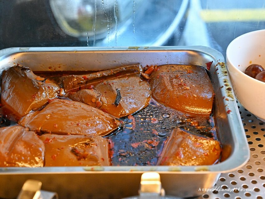 秘醬滷味｜台中必吃冷滷再開分店，獨家秘方滷製，搭配醬汁超銷魂，這幾樣必點！