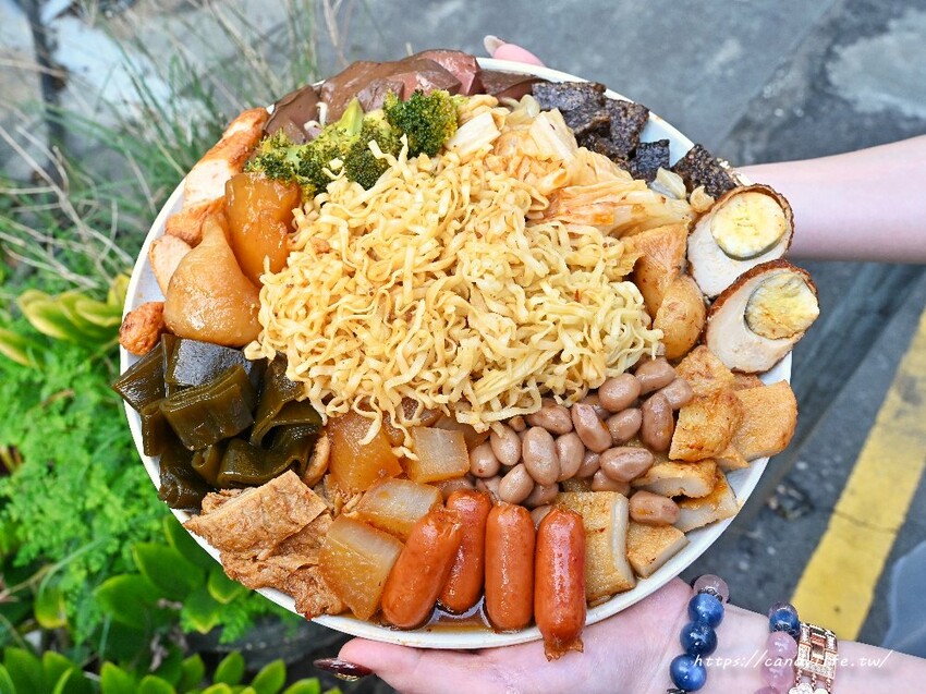 秘醬滷味｜台中必吃冷滷再開分店，獨家秘方滷製，搭配醬汁超銷魂，這幾樣必點！