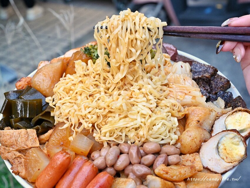 秘醬滷味｜台中必吃冷滷再開分店，獨家秘方滷製，搭配醬汁超銷魂，這幾樣必點！