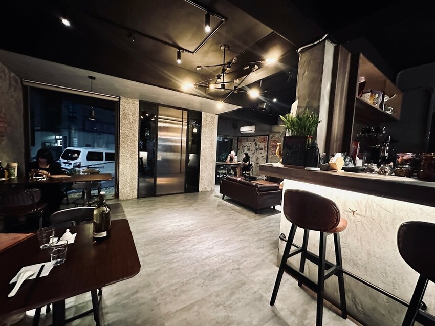 台北。大安︱科技大樓站：瑞安街巷弄中的隱藏美食還有好喝調酒中