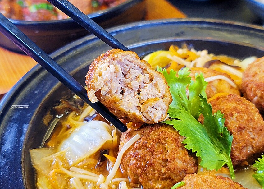 崇德路美食正在沸騰中！！少見酸白菜、麻辣鴛鴦鍋結合特色私房菜，吃過一次就會上癮的滋味，營業到凌晨消夜新選擇！！