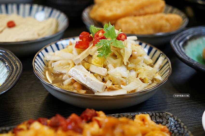 崇德路美食正在沸騰中！！少見酸白菜、麻辣鴛鴦鍋結合特色私房菜，吃過一次就會上癮的滋味，營業到凌晨消夜新選擇！！