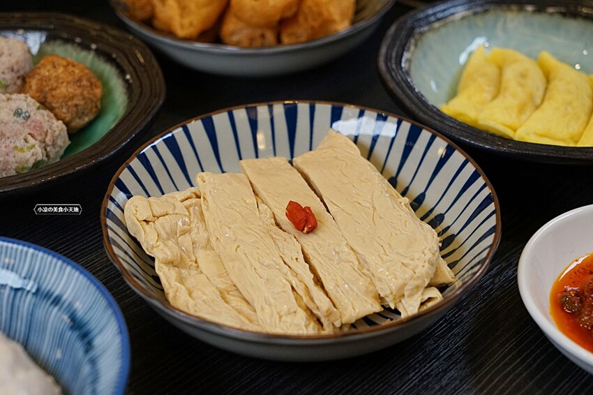 崇德路美食正在沸騰中！！少見酸白菜、麻辣鴛鴦鍋結合特色私房菜，吃過一次就會上癮的滋味，營業到凌晨消夜新選擇！！