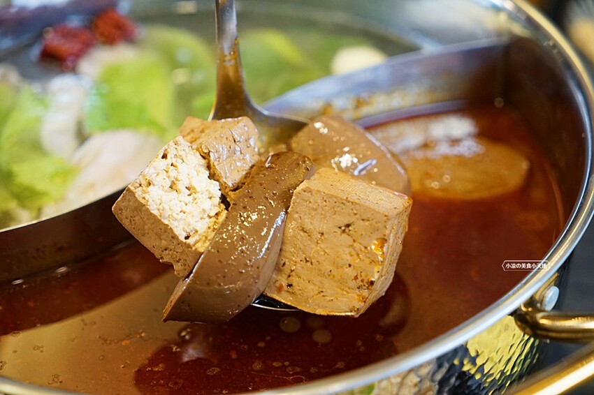 崇德路美食正在沸騰中！！少見酸白菜、麻辣鴛鴦鍋結合特色私房菜，吃過一次就會上癮的滋味，營業到凌晨消夜新選擇！！