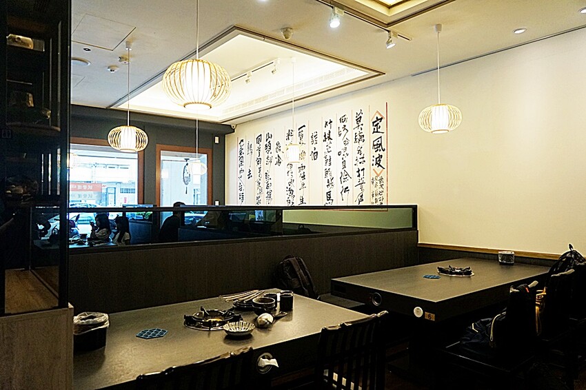 崇德路美食正在沸騰中！！少見酸白菜、麻辣鴛鴦鍋結合特色私房菜，吃過一次就會上癮的滋味，營業到凌晨消夜新選擇！！