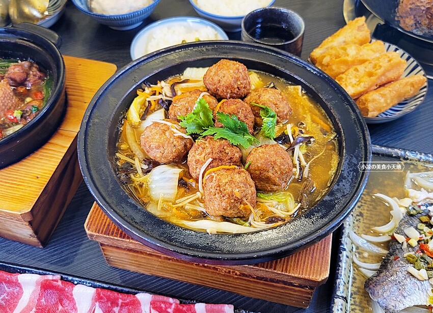 崇德路美食正在沸騰中！！少見酸白菜、麻辣鴛鴦鍋結合特色私房菜，吃過一次就會上癮的滋味，營業到凌晨消夜新選擇！！