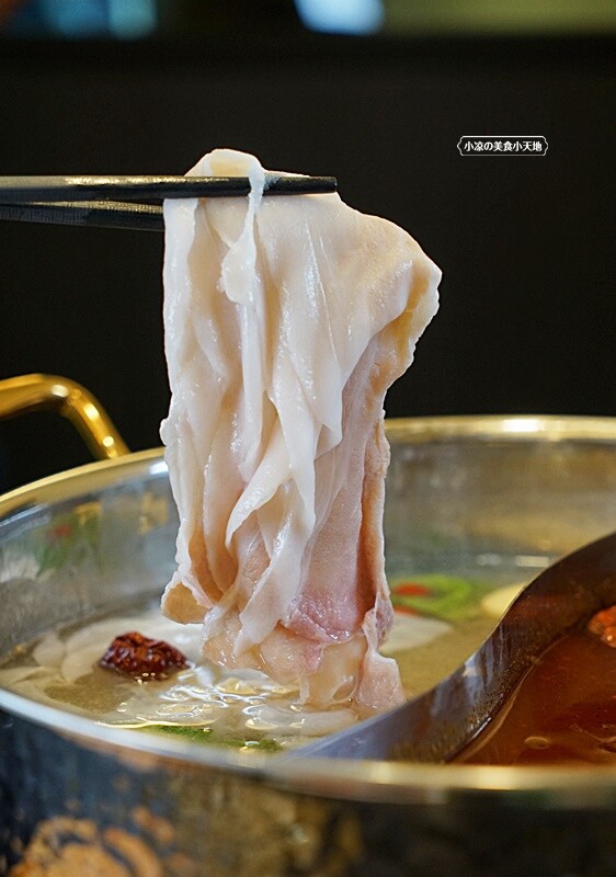 崇德路美食正在沸騰中！！少見酸白菜、麻辣鴛鴦鍋結合特色私房菜，吃過一次就會上癮的滋味，營業到凌晨消夜新選擇！！