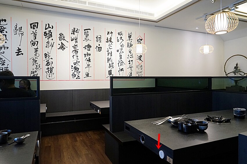 崇德路美食正在沸騰中！！少見酸白菜、麻辣鴛鴦鍋結合特色私房菜，吃過一次就會上癮的滋味，營業到凌晨消夜新選擇！！