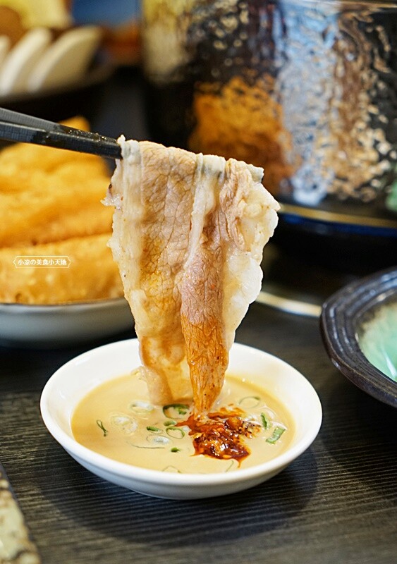 崇德路美食正在沸騰中！！少見酸白菜、麻辣鴛鴦鍋結合特色私房菜，吃過一次就會上癮的滋味，營業到凌晨消夜新選擇！！