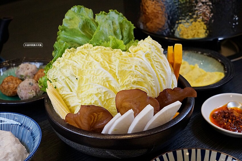 崇德路美食正在沸騰中！！少見酸白菜、麻辣鴛鴦鍋結合特色私房菜，吃過一次就會上癮的滋味，營業到凌晨消夜新選擇！！