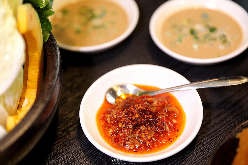 香氣四溢的川式麻辣鍋結合私房料理、功夫涼菜 營業到凌晨消夜新選擇｜洞豆腐酸白菜麻辣鍋(台中北屯火鍋)