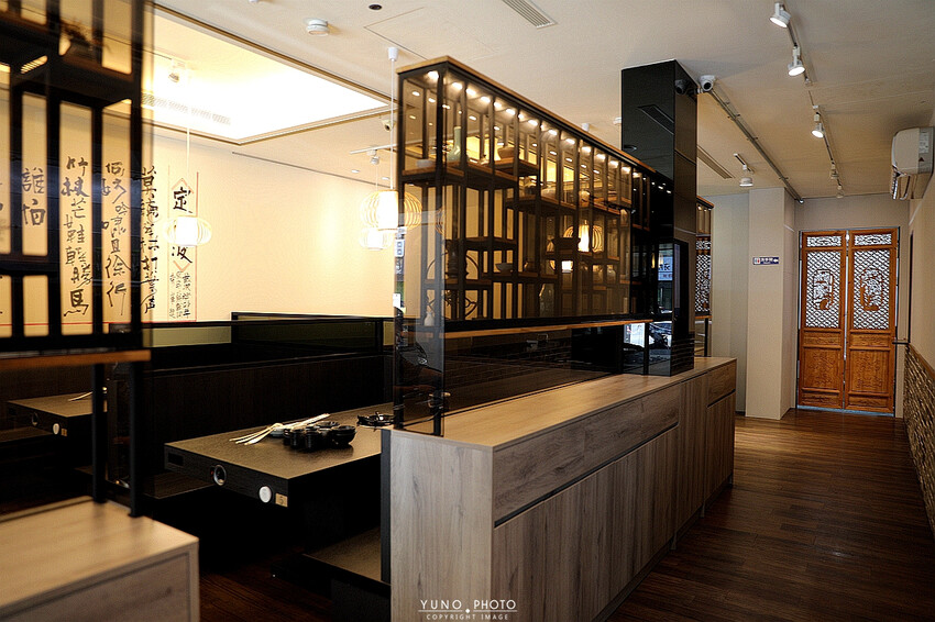 香氣四溢的川式麻辣鍋結合私房料理、功夫涼菜 營業到凌晨消夜新選擇｜洞豆腐酸白菜麻辣鍋(台中北屯火鍋)