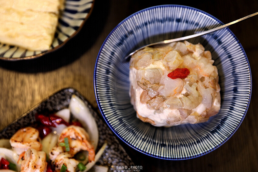 香氣四溢的川式麻辣鍋結合私房料理、功夫涼菜 營業到凌晨消夜新選擇｜洞豆腐酸白菜麻辣鍋(台中北屯火鍋)