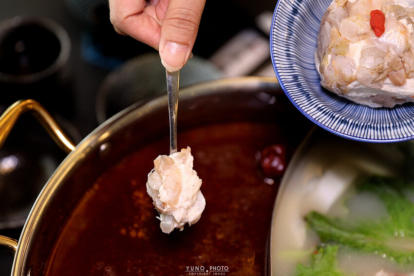 香氣四溢的川式麻辣鍋結合私房料理、功夫涼菜 營業到凌晨消夜新選擇｜洞豆腐酸白菜麻辣鍋(台中北屯火鍋)