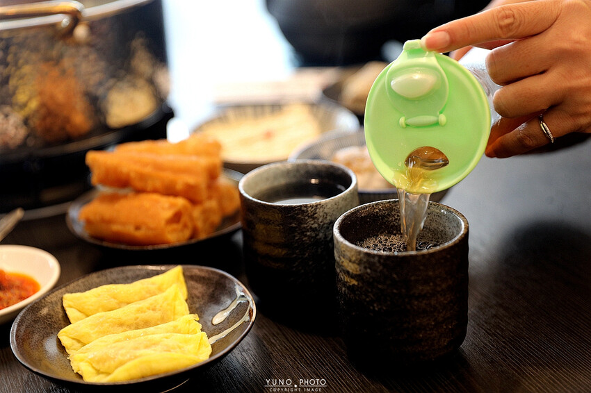 香氣四溢的川式麻辣鍋結合私房料理、功夫涼菜 營業到凌晨消夜新選擇｜洞豆腐酸白菜麻辣鍋(台中北屯火鍋)