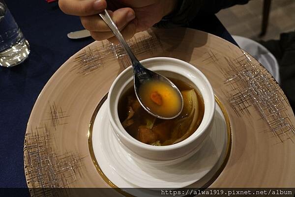 【新竹美食週記】一里雲村|九里松無菜單料理,食材新鮮,家庭慶 【新竹美食週記】一里雲村|九里松無菜單料理,食材新鮮,家庭慶