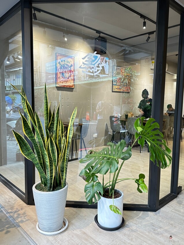 肉sandwich板橋新埔店 文青風早午餐 三明治升級套餐大份量 好吃又好拍 芋泥尬肉鬆必點！