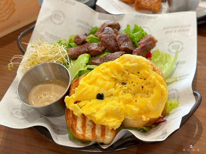 肉sandwich板橋新埔店 文青風早午餐 三明治升級套餐大份量 好吃又好拍 芋泥尬肉鬆必點！