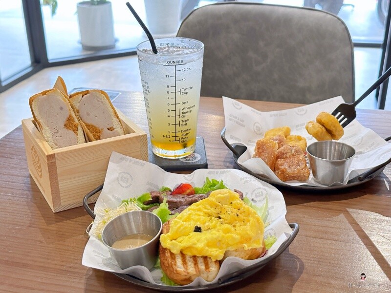 肉sandwich板橋新埔店 文青風早午餐 三明治升級套餐大份量 好吃又好拍 芋泥尬肉鬆必點！