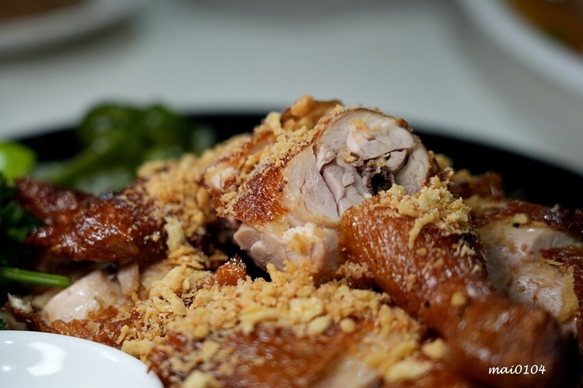 新北市新店區新店美食｜宸軒園粵菜海鮮（中興店）～芋泥香酥鴨、乾炒牛河粉、金沙子排道道經典美味，就在新店區公所捷運