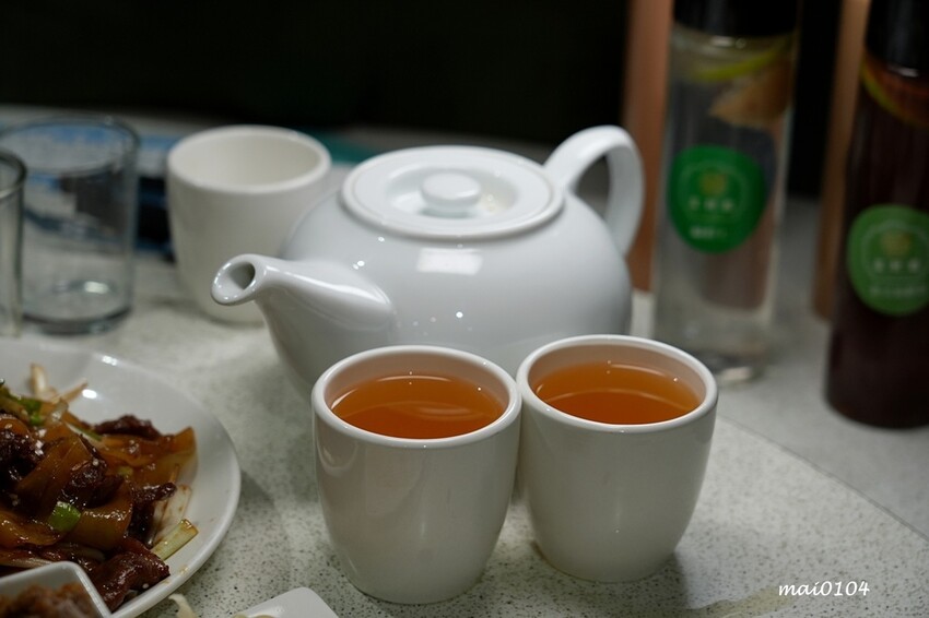 新北市新店區新店美食｜宸軒園粵菜海鮮（中興店）～芋泥香酥鴨、乾炒牛河粉、金沙子排道道經典美味，就在新店區公所捷運