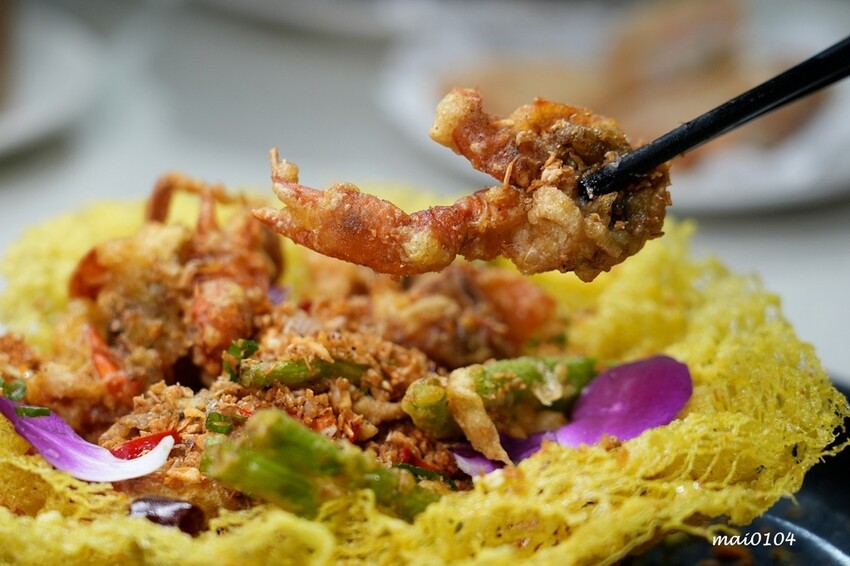 新北市新店區新店美食｜宸軒園粵菜海鮮（中興店）～芋泥香酥鴨、乾炒牛河粉、金沙子排道道經典美味，就在新店區公所捷運