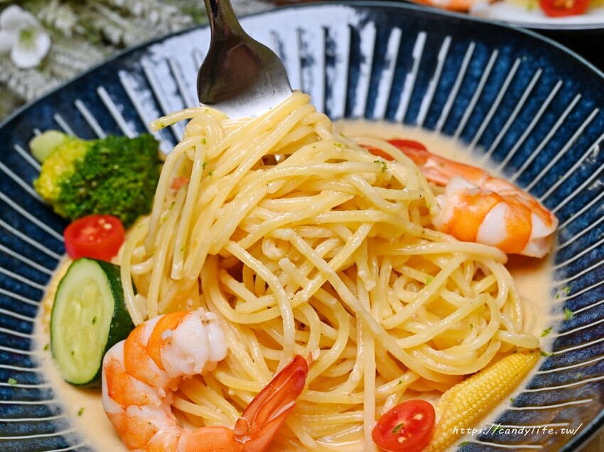 若洵｜台中不一樣的義大利麵，主打和風義大利麵，口味獨特讓你意想不到，還有隱藏版特色甜點～