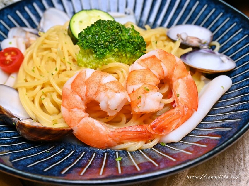 若洵｜台中不一樣的義大利麵，主打和風義大利麵，口味獨特讓你意想不到，還有隱藏版特色甜點～