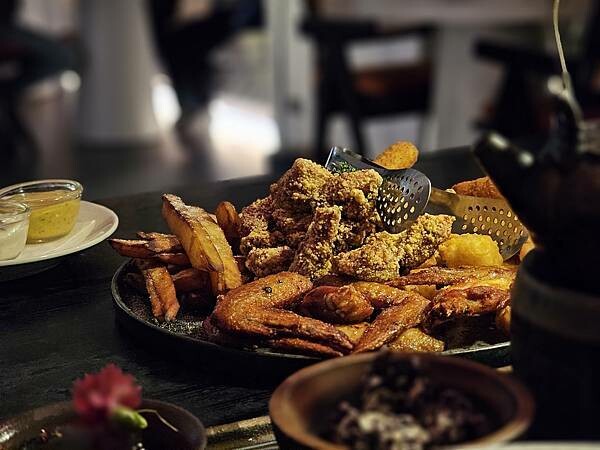 (胖樺食記)台北貓空超推薦餐酒館” LAX 慵懶”/喝茶創意