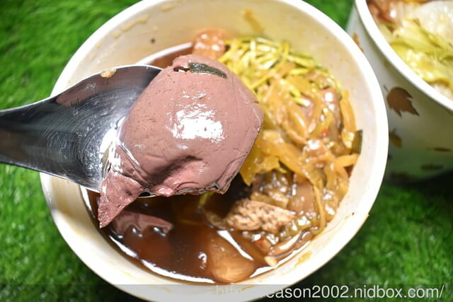 三重麻辣燙 | 享樂麻辣燙三重店 獨家中藥湯底 辣度溫順不嗆口 看老闆心情，不定期隱藏版菜單 多變化