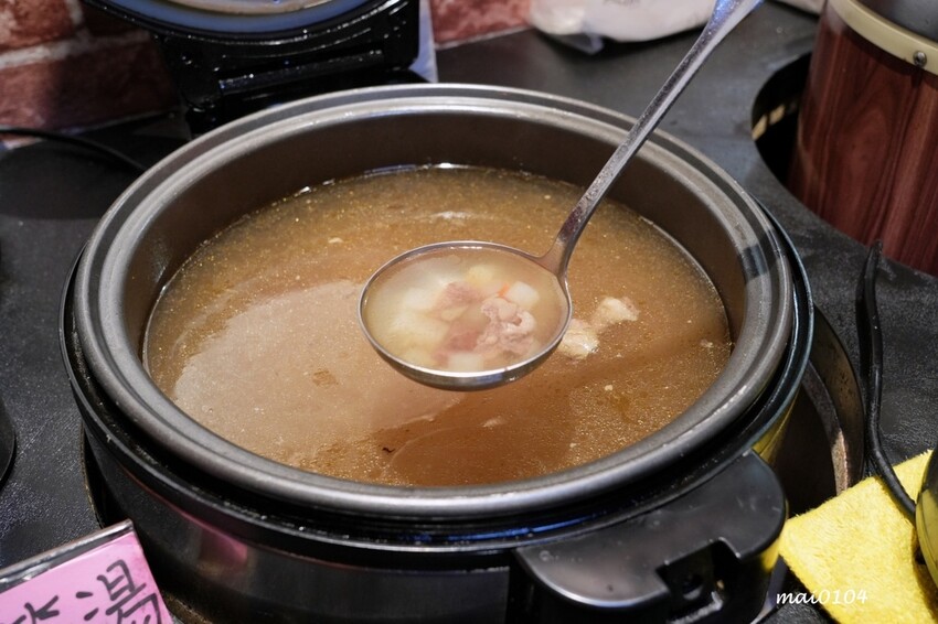 林口牛排推薦｜炙り庵steak牛排龜山長庚店～用餐享自助吧牛筋湯、牛滷汁及明治百吉冰淇淋無限供應