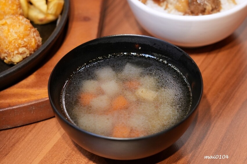 林口牛排推薦｜炙り庵steak牛排龜山長庚店～用餐享自助吧牛筋湯、牛滷汁及明治百吉冰淇淋無限供應