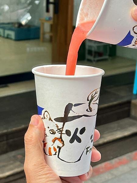 *（士林果汁）灰小丸果汁店～獨特西瓜水梨汁、超濃木瓜牛奶、火