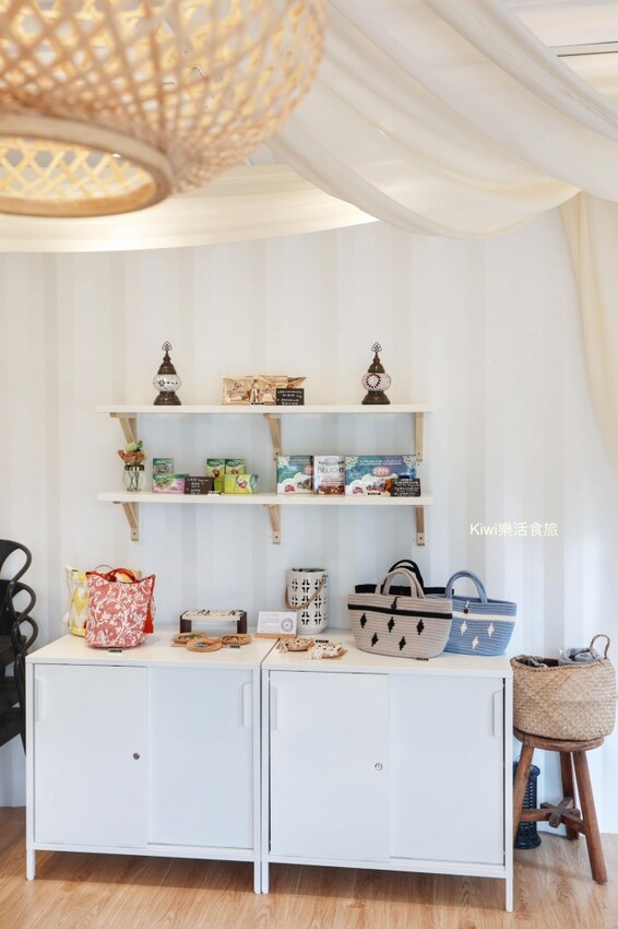 彰化芬園岩槿咖啡︱彰化139縣道土耳其咖啡加玫瑰軟糖搭襯很有特色！手工牛肉漢堡推一枚