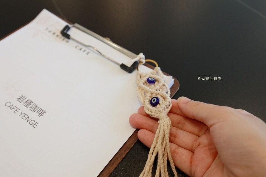 彰化芬園岩槿咖啡︱彰化139縣道土耳其咖啡加玫瑰軟糖搭襯很有特色！手工牛肉漢堡推一枚