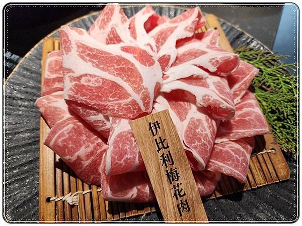 南投埔里《渡之島日高鍋物》豔夏也擋不住的火鍋饗宴！壽喜燒、牛奶鍋與20+時蔬的極致誘惑