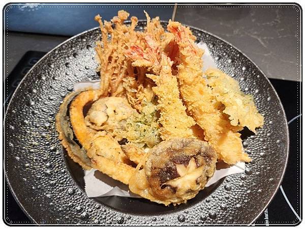 南投埔里《渡之島日高鍋物》豔夏也擋不住的火鍋饗宴！壽喜燒、牛奶鍋與20+時蔬的極致誘惑