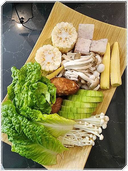 南投埔里《渡之島日高鍋物》豔夏也擋不住的火鍋饗宴！壽喜燒、牛奶鍋與20+時蔬的極致誘惑