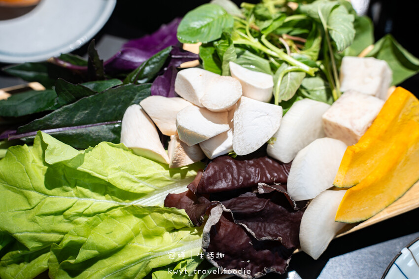 南投埔里火鍋餐廳推薦_渡之島日高鍋物,鱸魚免費吃!火鍋放題,20種小農蔬菜、18度C霜淇淋,埔里美食餐廳推薦_2025菜單 – 冠婷生活趣