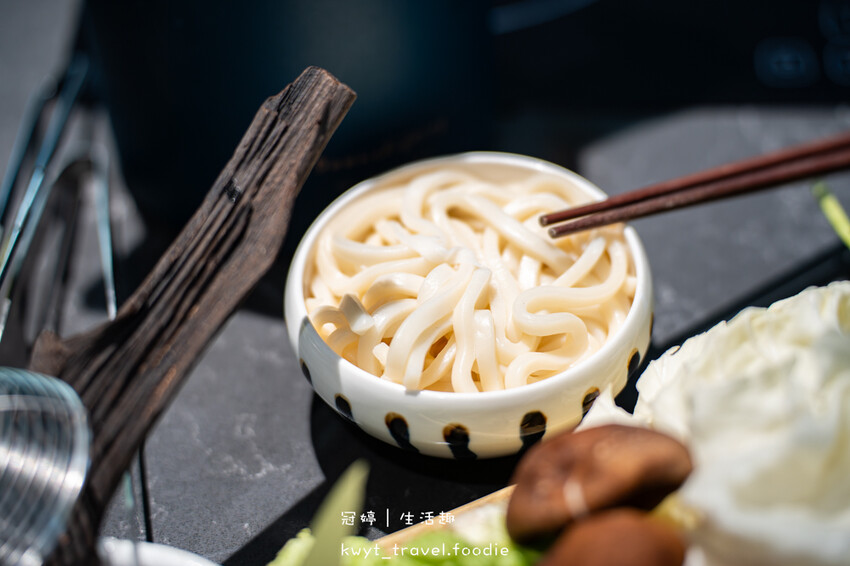 南投埔里火鍋餐廳推薦_渡之島日高鍋物,鱸魚免費吃!火鍋放題,20種小農蔬菜、18度C霜淇淋,埔里美食餐廳推薦_2025菜單 – 冠婷生活趣