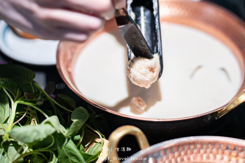 南投埔里火鍋餐廳推薦_渡之島日高鍋物,鱸魚免費吃!火鍋放題,20種小農蔬菜、18度C霜淇淋,埔里美食餐廳推薦_2025菜單 – 冠婷生活趣